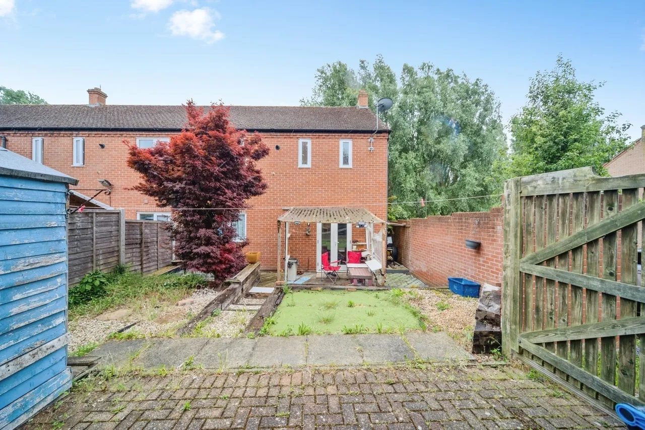 Rays Close, Bletchley, Milton Keynes, Buckinghamshire, MK2, photo 17