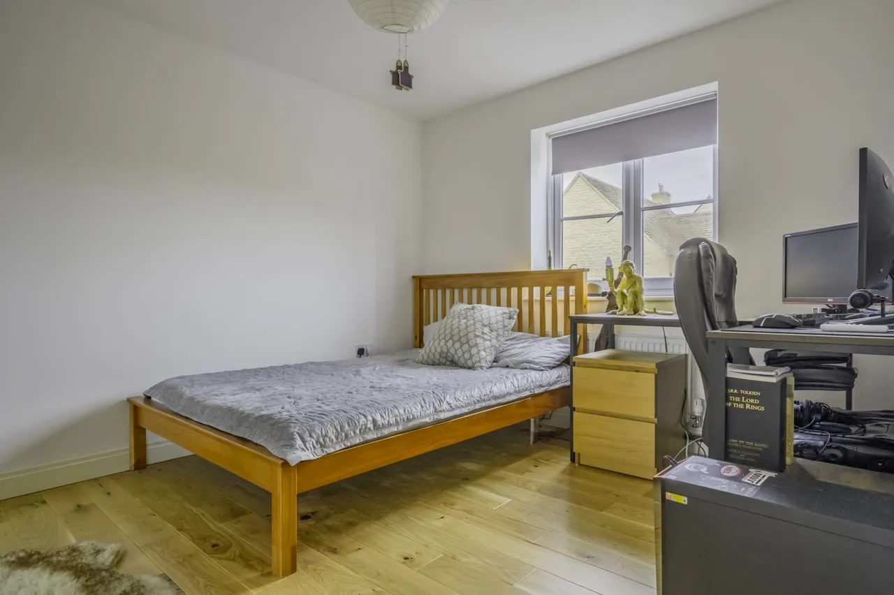 Pochard Way, South Cerney, GL7, photo 13