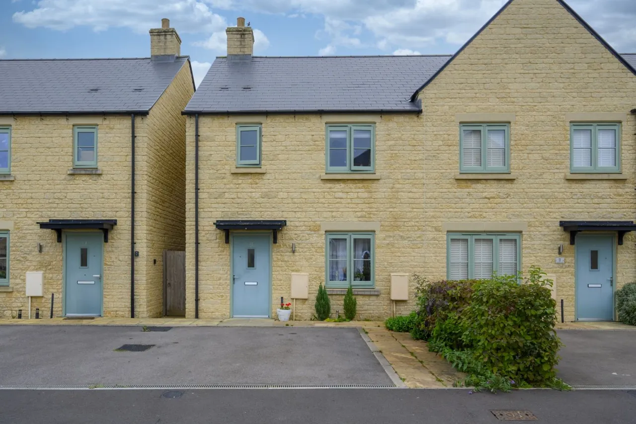 3 bed house for sale, Pochard Way, South Cerney, GL7