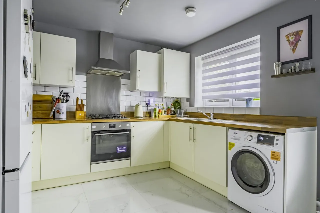 Pochard Way, South Cerney, GL7, photo 4