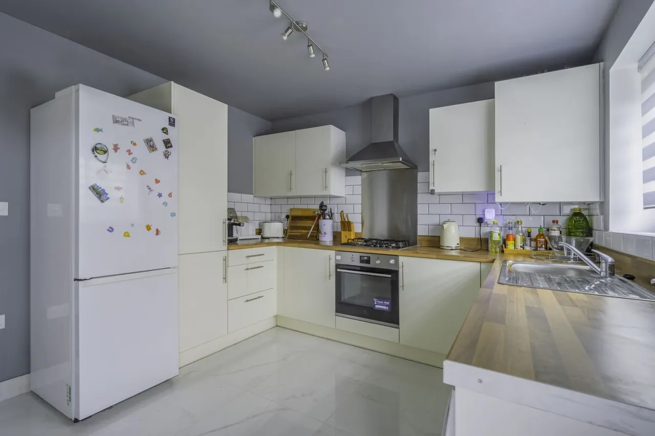 Pochard Way, South Cerney, GL7, photo 5