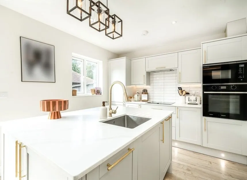 Bassett Gardens, Isleworth, TW7, photo 3