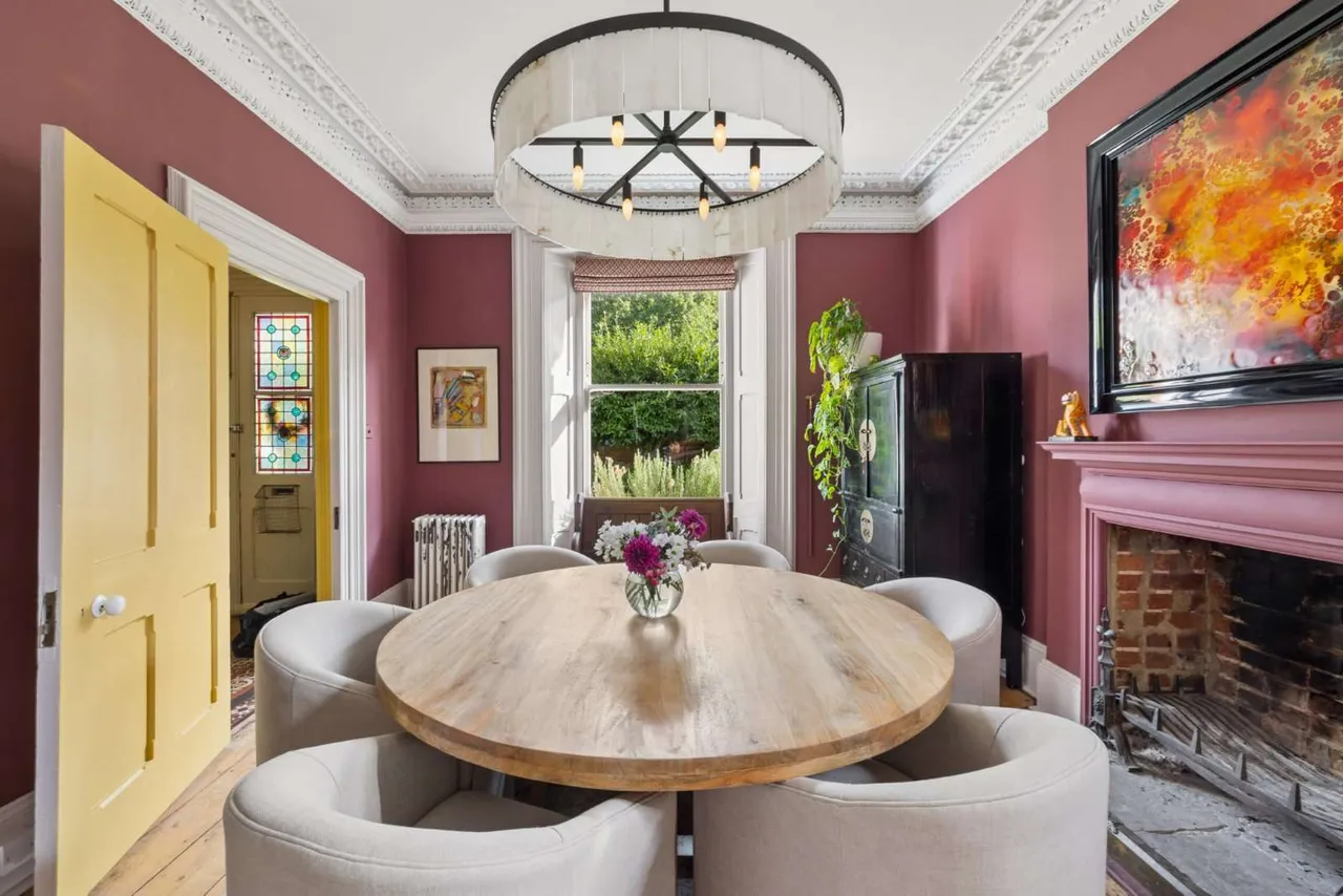 Guildford Road, Westcott, RH4, photo 6