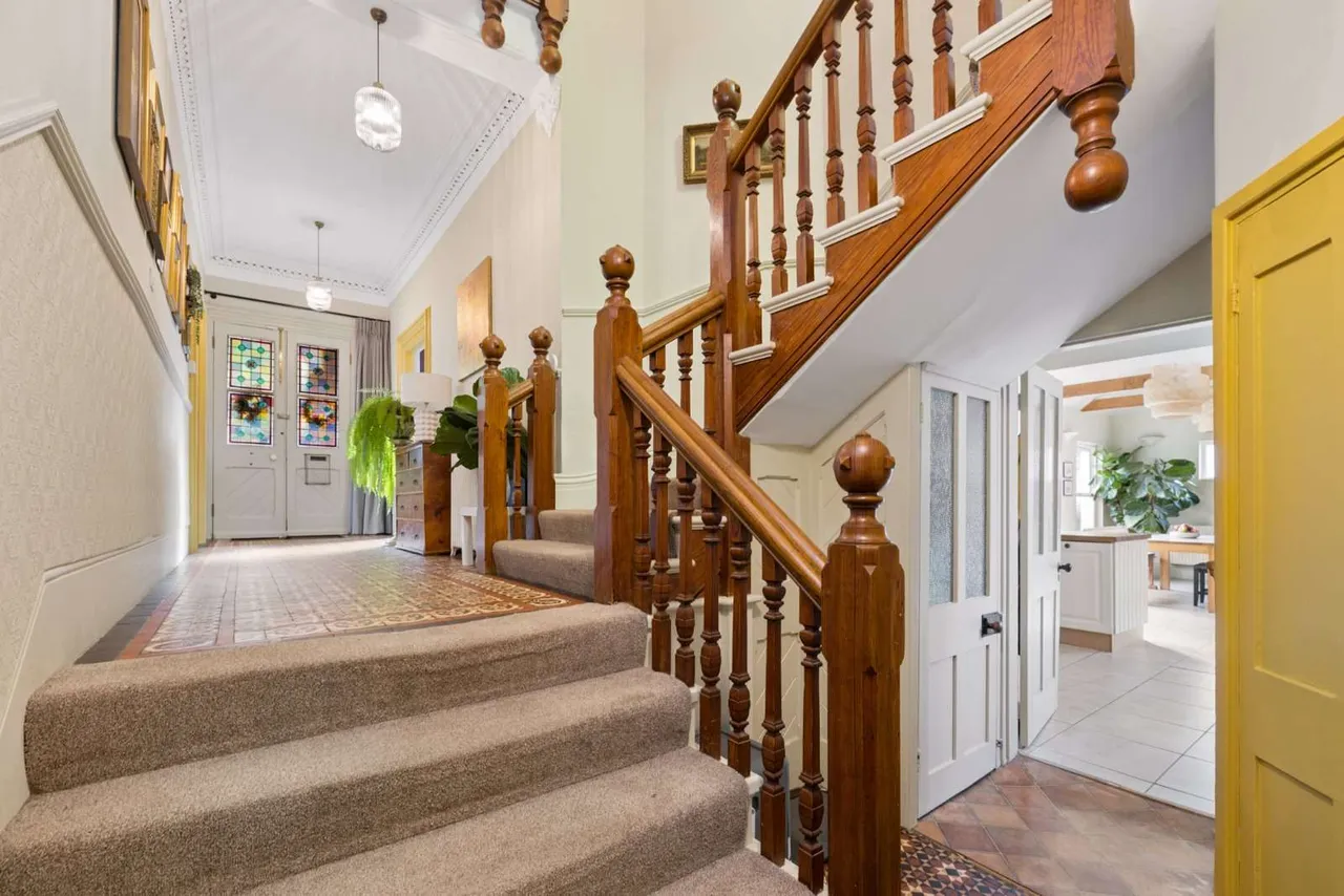 Guildford Road, Westcott, RH4, photo 8