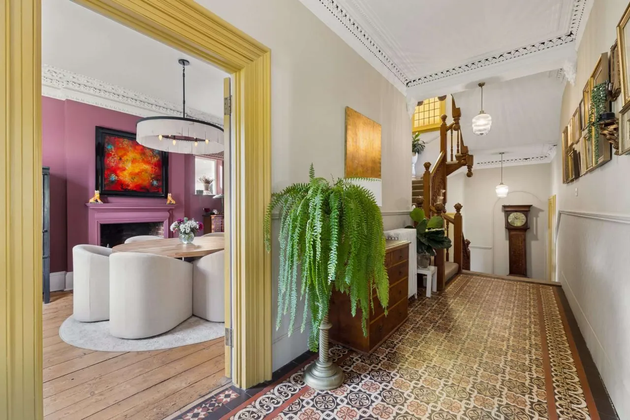 Guildford Road, Westcott, RH4, photo 7