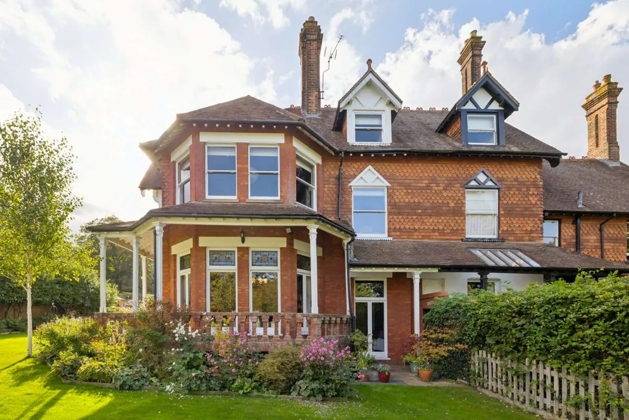 Guildford Road, Westcott, RH4, photo 25