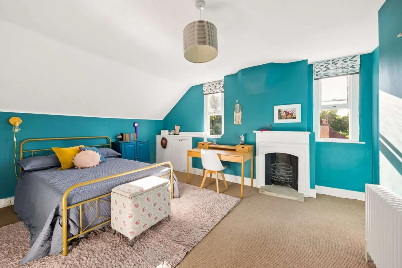 Guildford Road, Westcott, RH4, photo 19