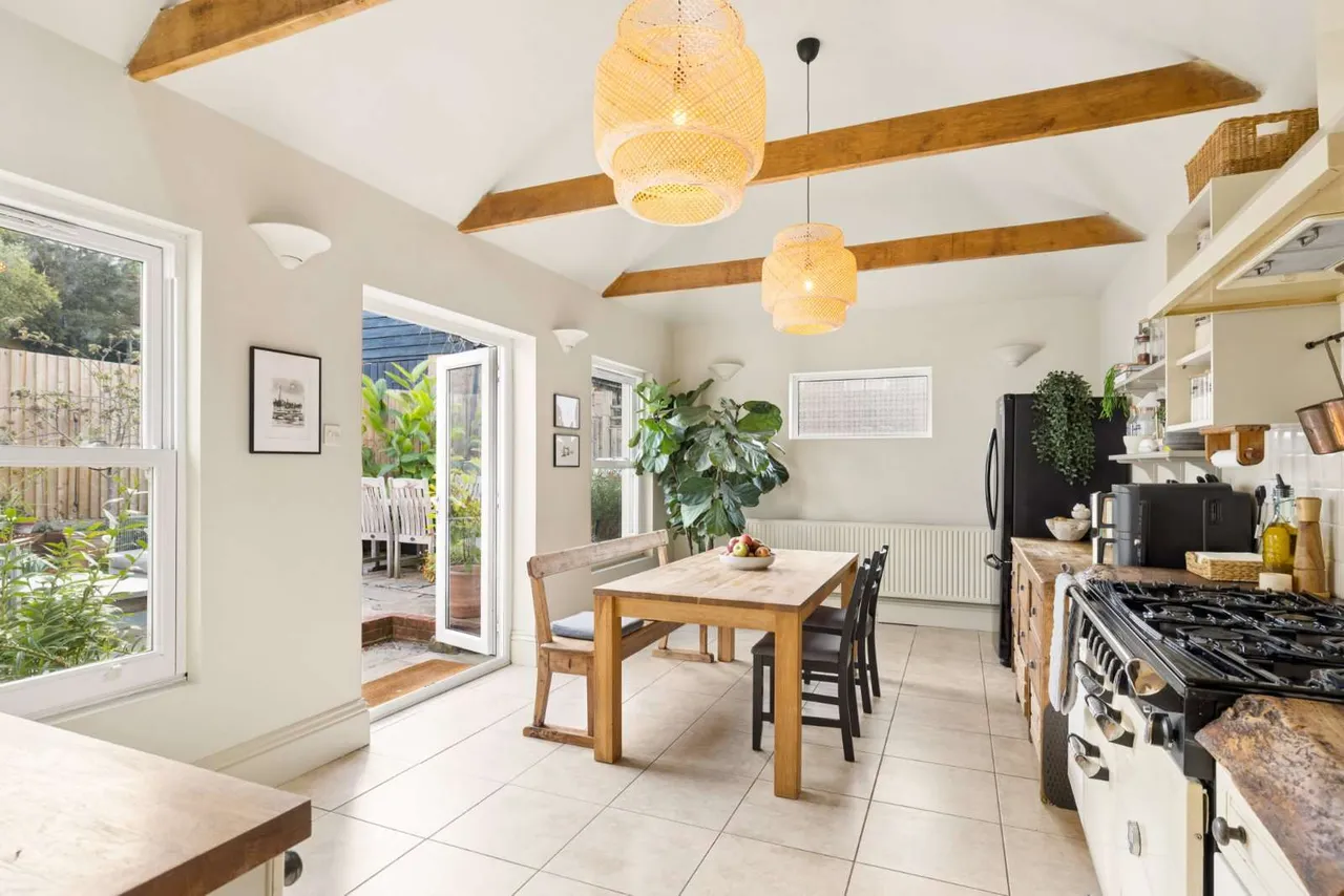 Guildford Road, Westcott, RH4, photo 12