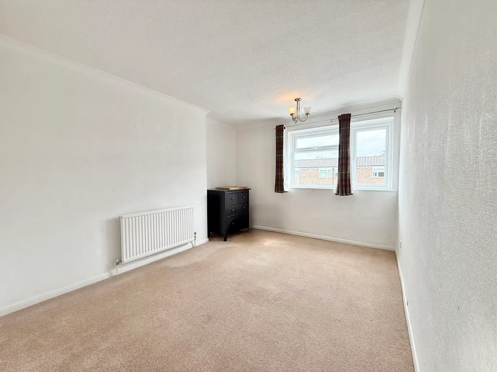Hampden Road, Stoke Mandeville HP22 5TW, photo 6