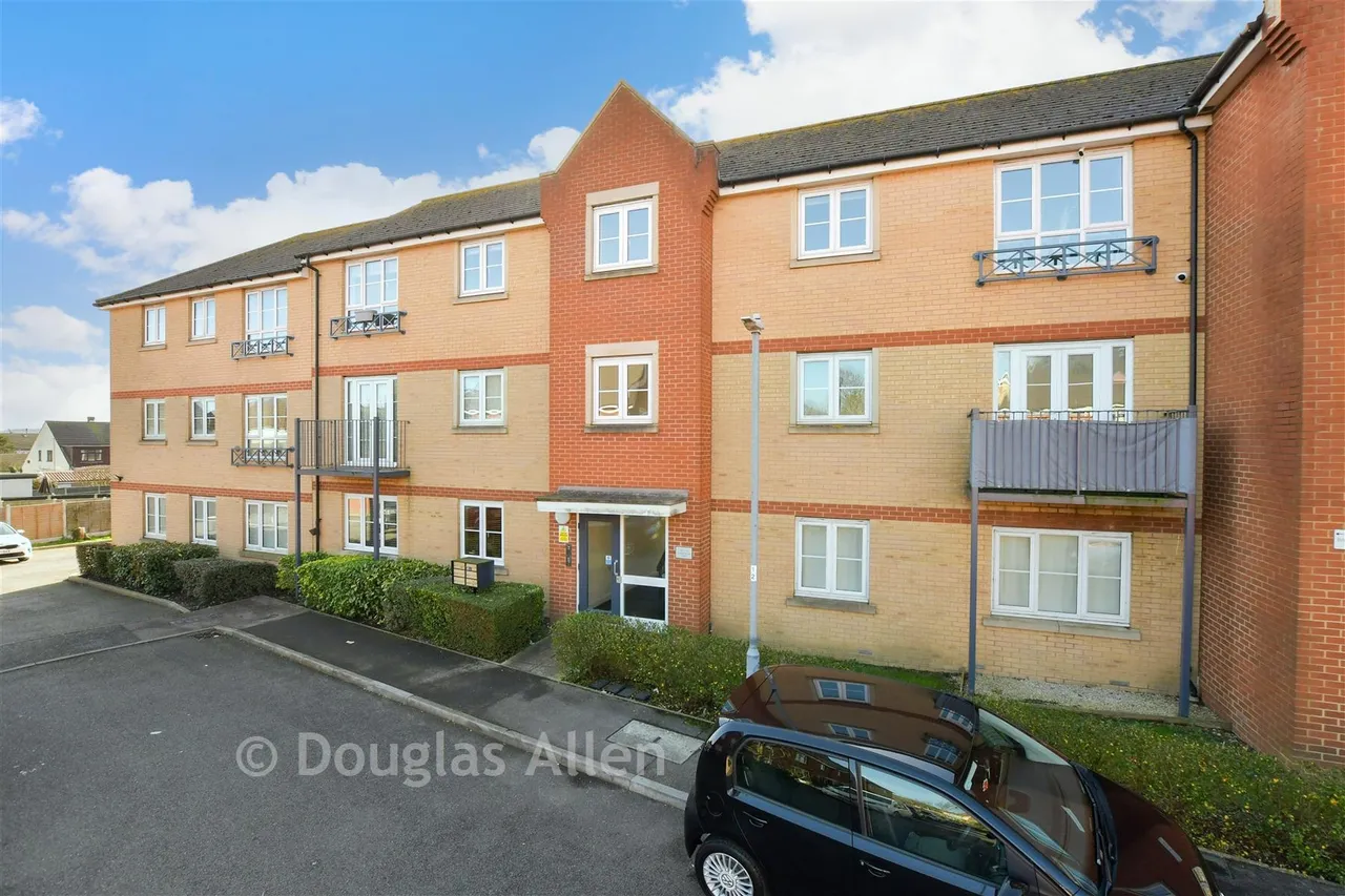 1 bed flat for sale, Bridge Road, Wickford, SS11