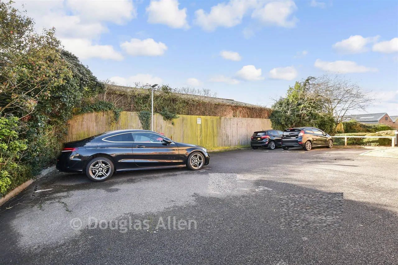 Bridge Road, Wickford, SS11, photo 2