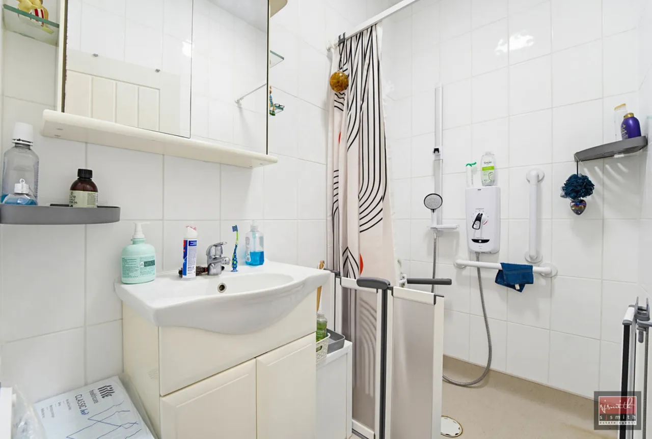 Clarendon Road, Ashford, TW15, photo 8