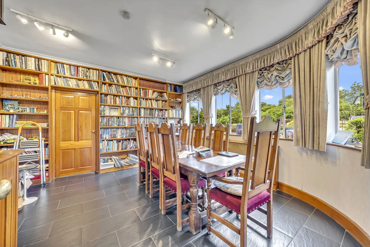 Heath Drive, Romford, RM2, photo 10