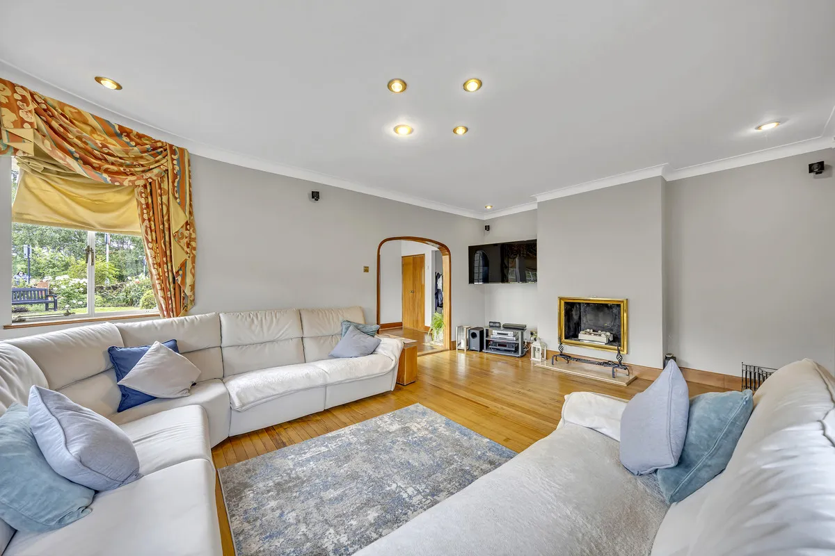 Heath Drive, Romford, RM2, photo 3