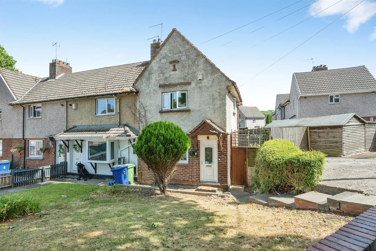 2 bed house for sale — Chestnut Avenue, DUDLEY