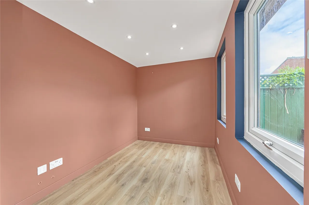 Lochinvar Street, London, SW12, photo 13