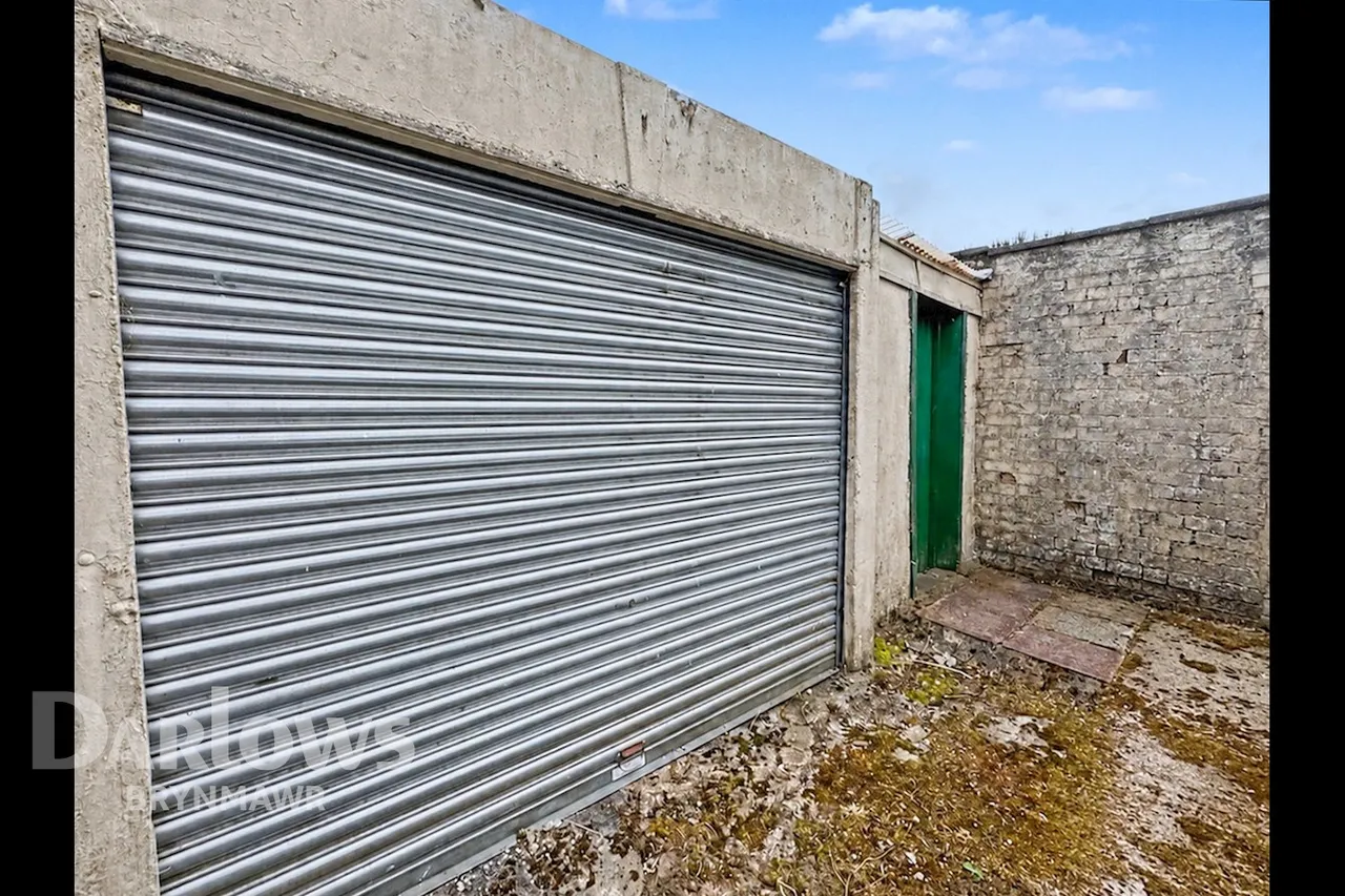 Tredegar Road, Ebbw Vale, photo 19