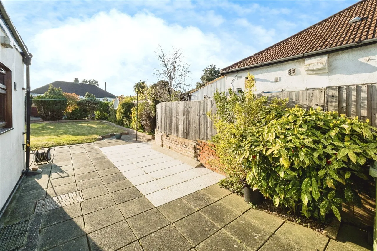 Grosvenor Drive, Hornchurch, RM11, photo 24