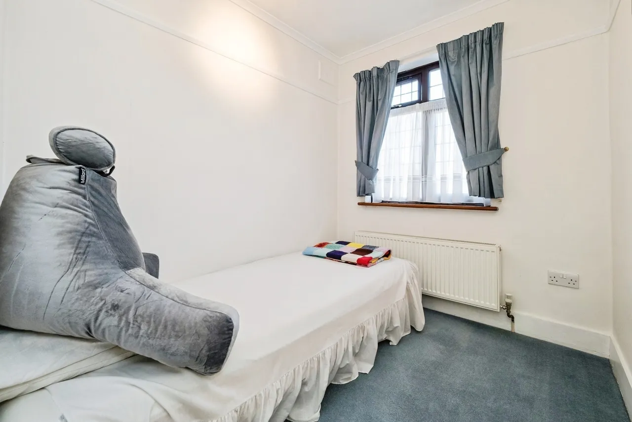 Grosvenor Drive, Hornchurch, RM11, photo 13