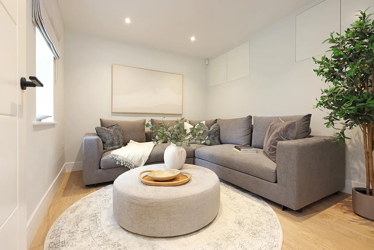 Foxley Place, Fetcham, KT22, photo 16