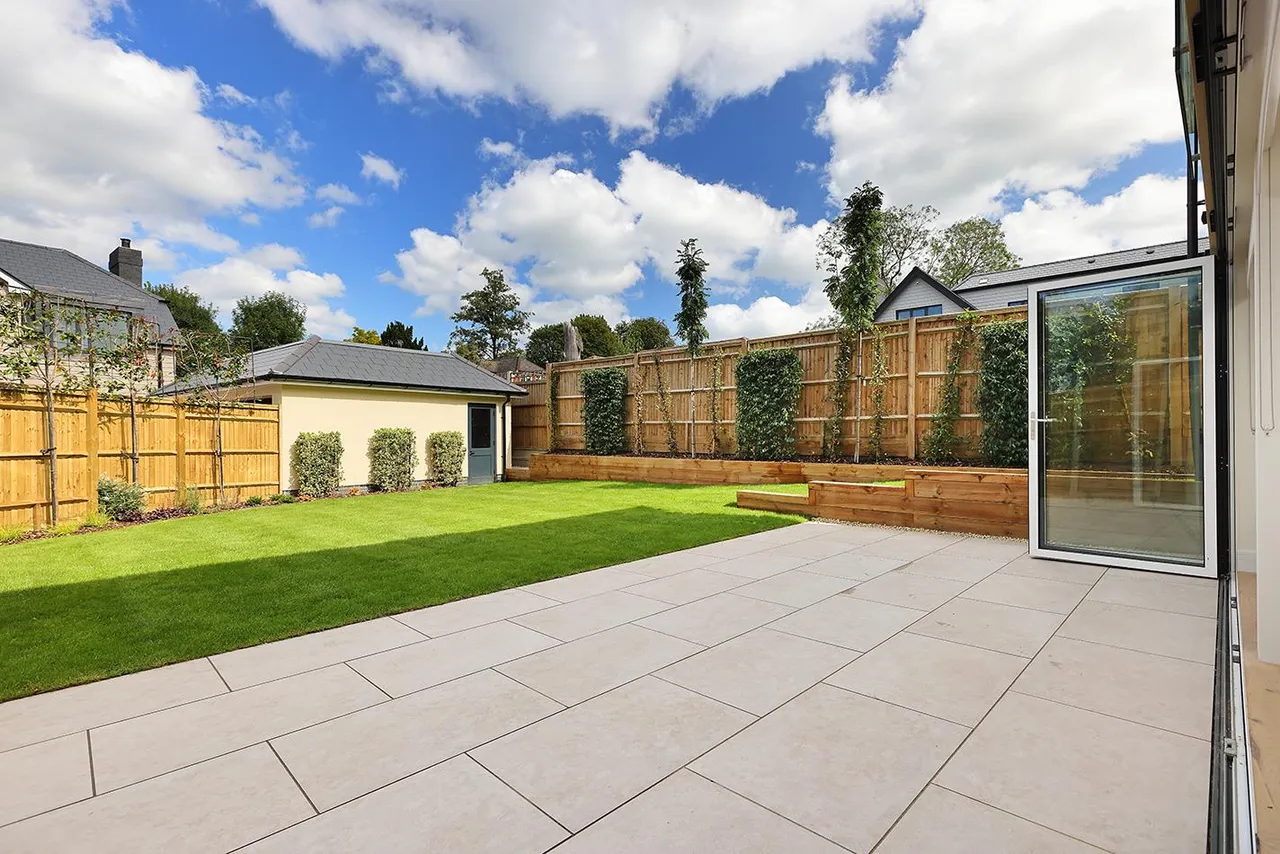 Foxley Place, Fetcham, KT22, photo 19