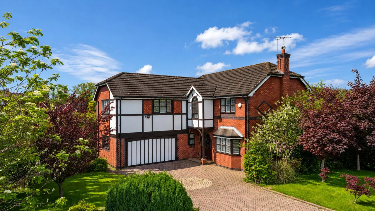 5 bed house for sale, Burnside, Hale Barns, WA15