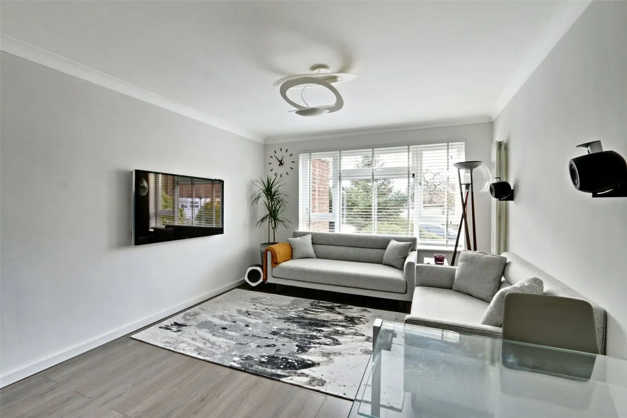 Bramley Close, London, N14, photo 4