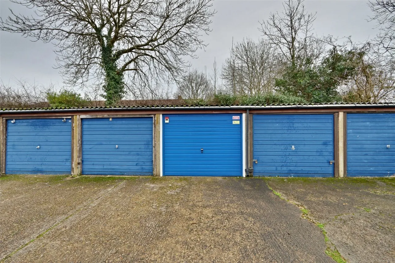 Bramley Close, London, N14, photo 11