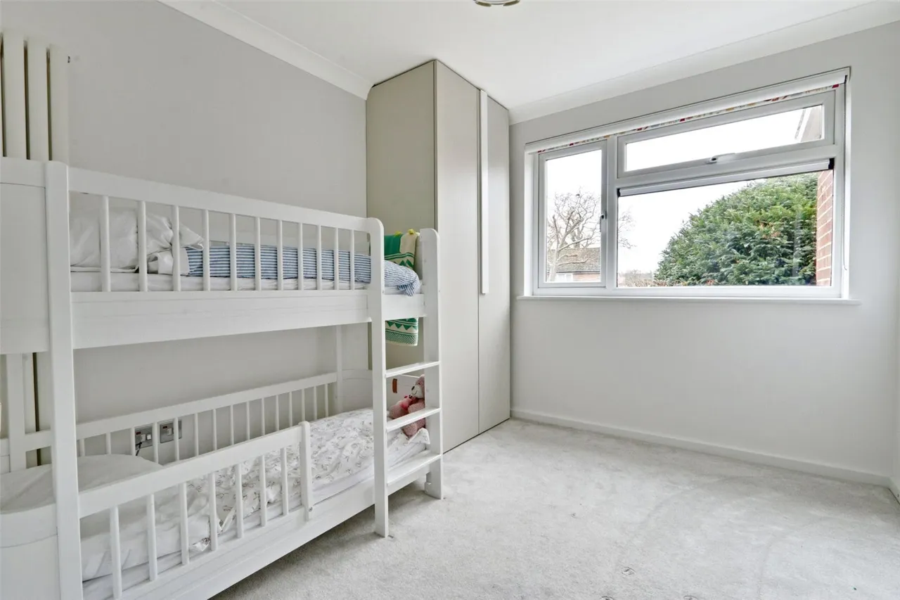 Bramley Close, London, N14, photo 9