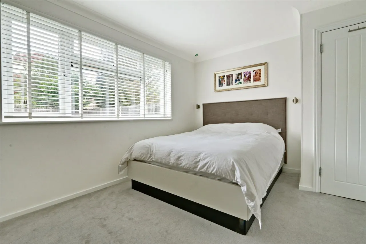 Bramley Close, London, N14, photo 8