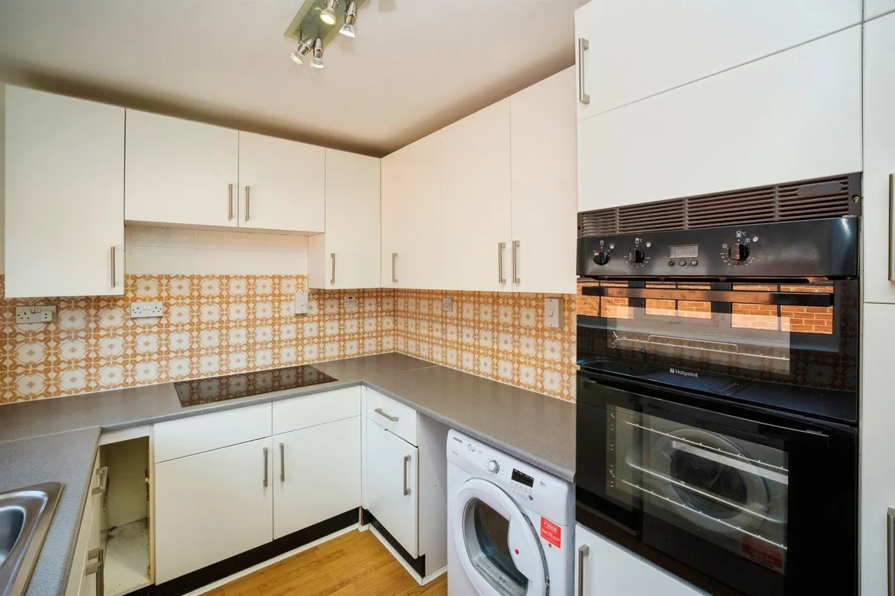 Hambledon Drive, Wirral, photo 10