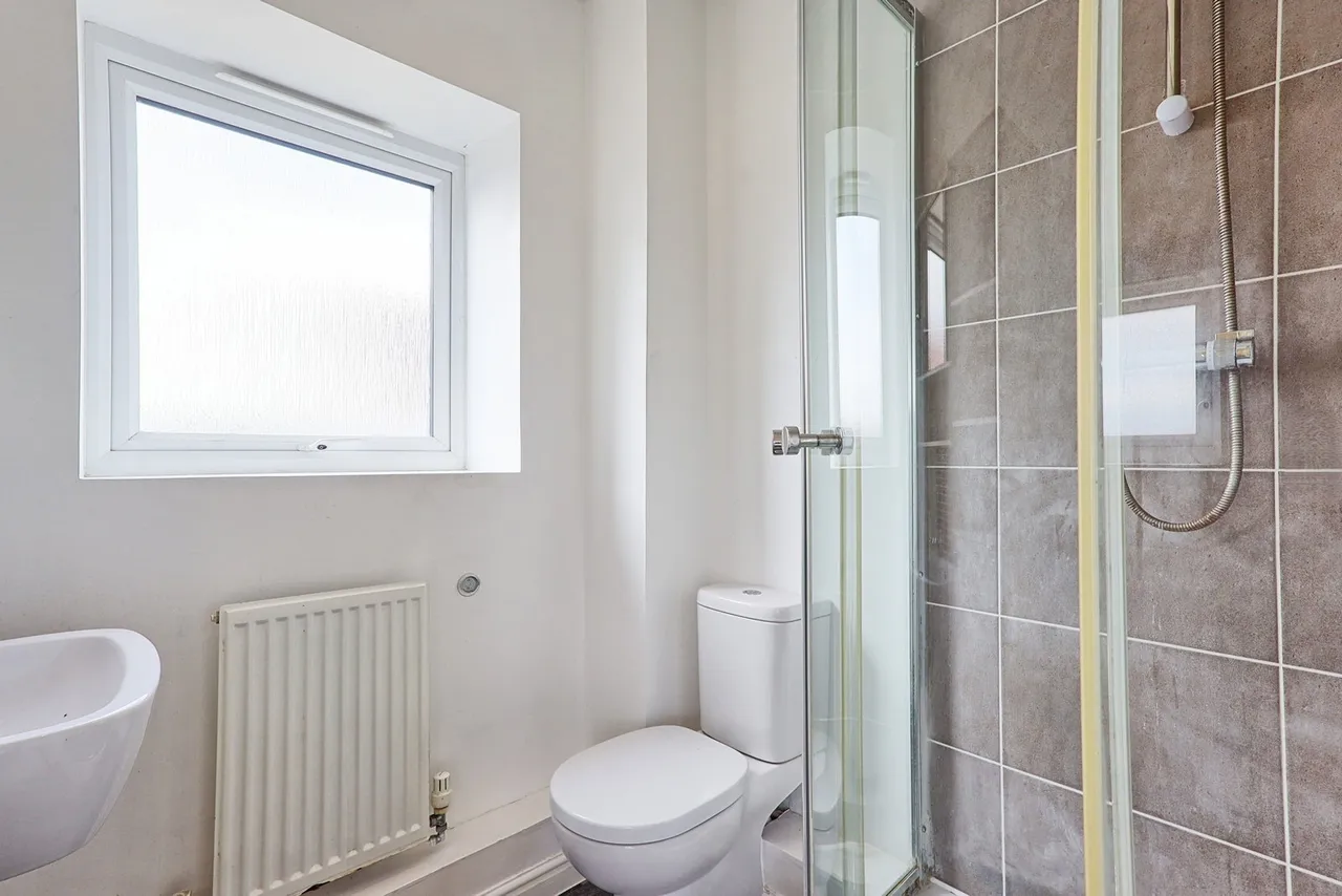 Falcon Avenue, South Ockendon, RM15, photo 13