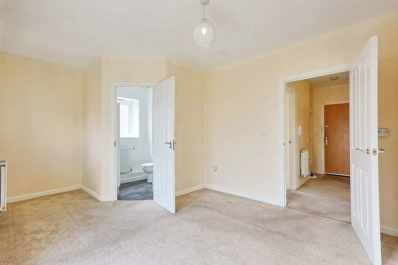 Falcon Avenue, South Ockendon, RM15, photo 2