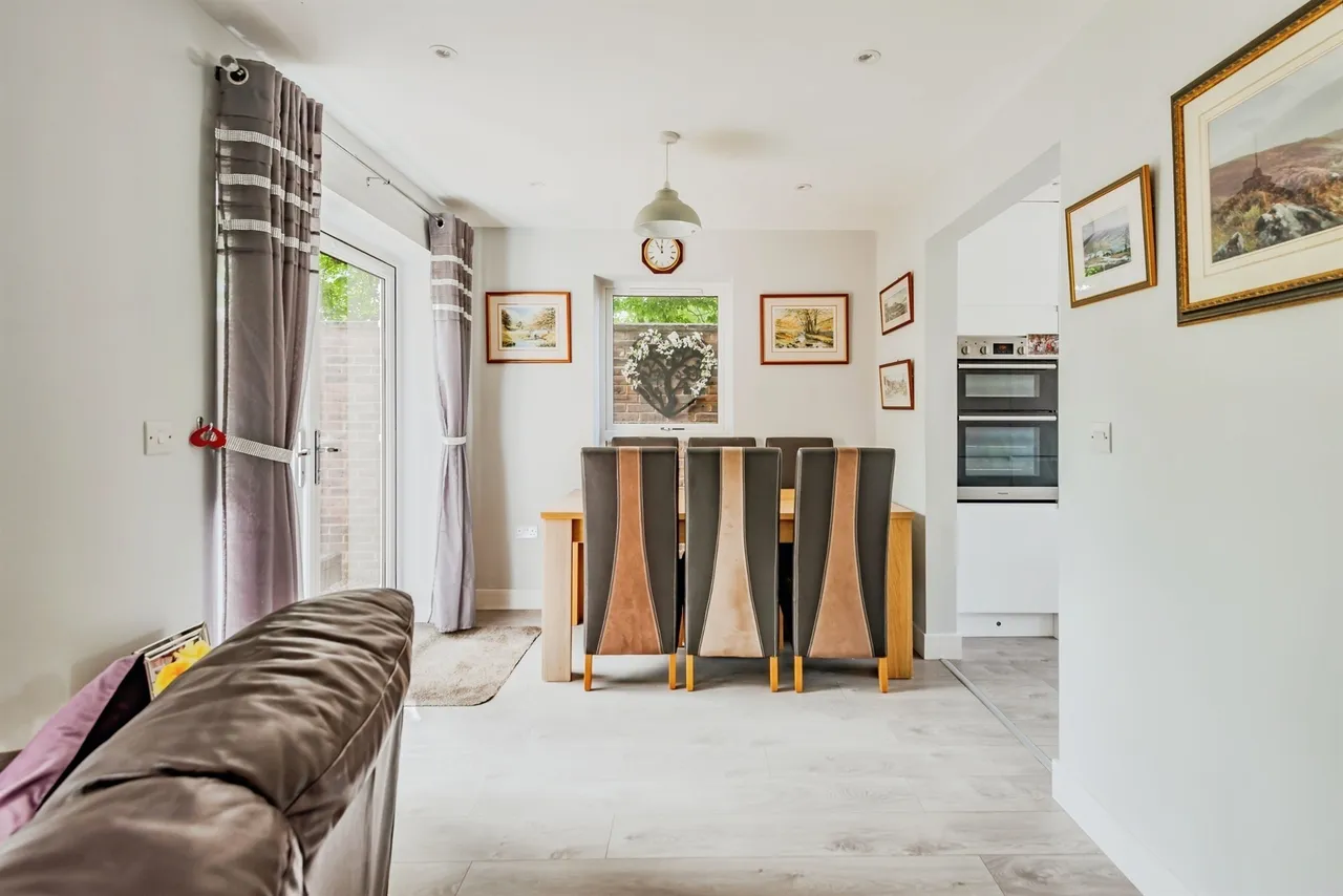 Warren Drive, Crawley, RH11, photo 6