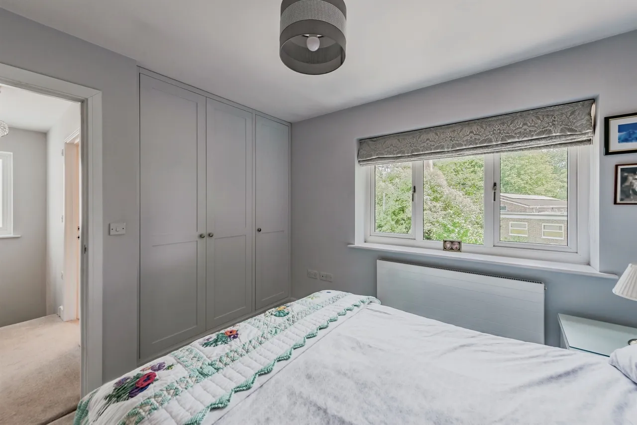 Warren Drive, Crawley, RH11, photo 13