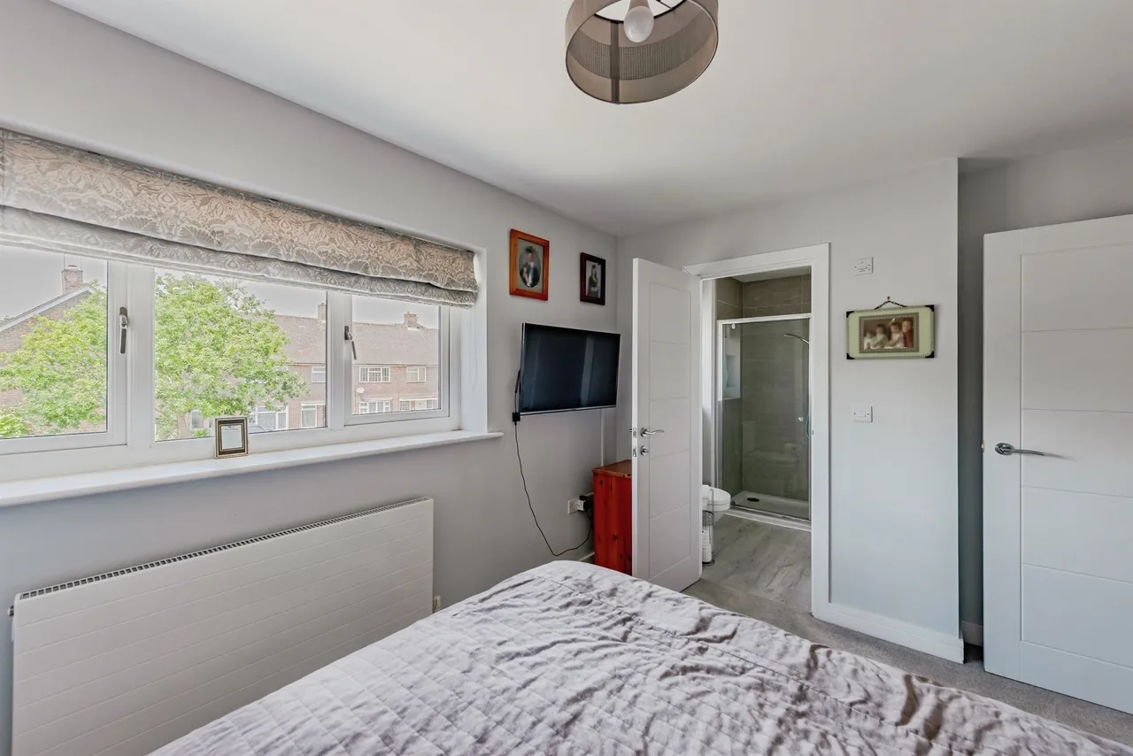 Warren Drive, Crawley, RH11, photo 10
