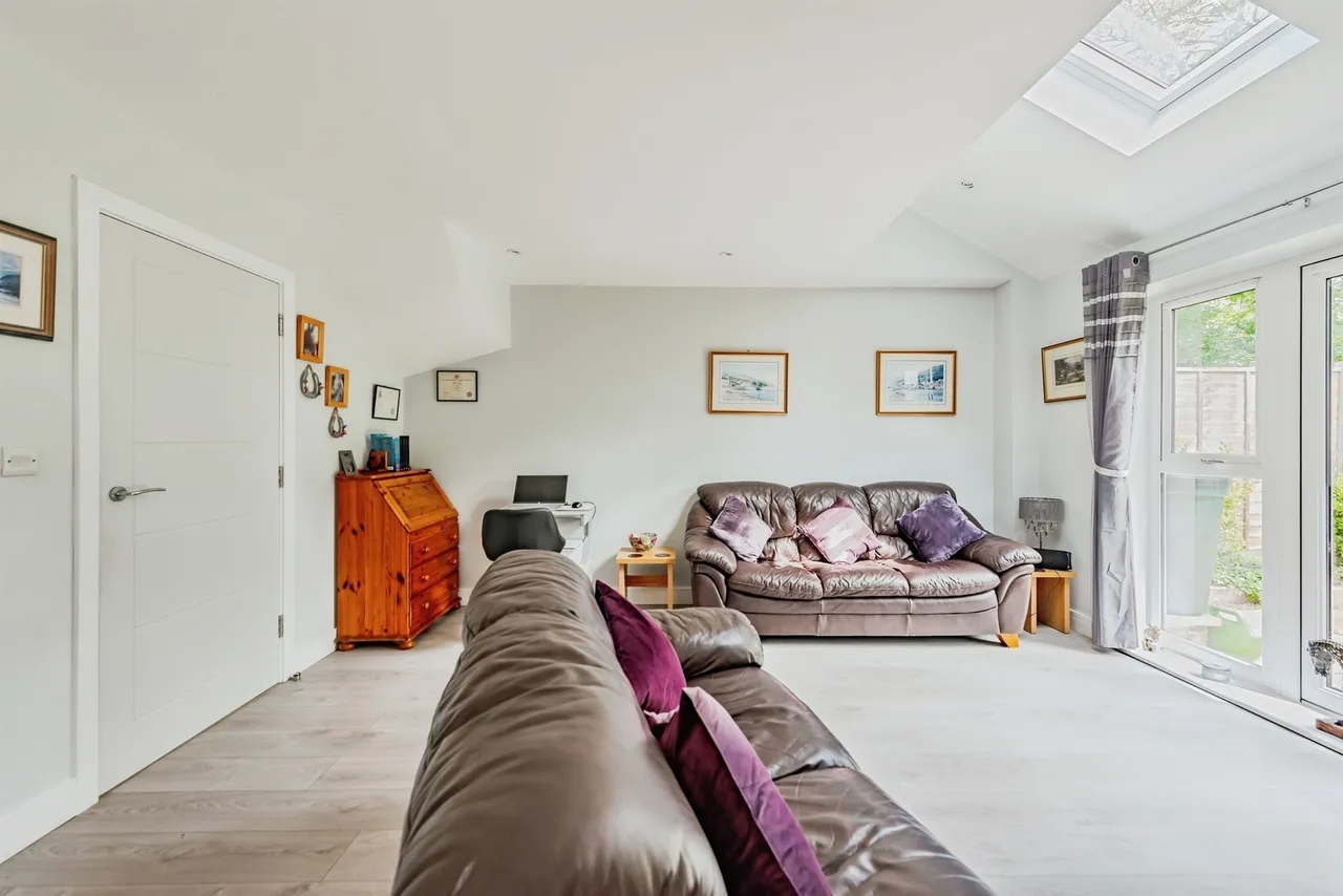 Warren Drive, Crawley, RH11, photo 4