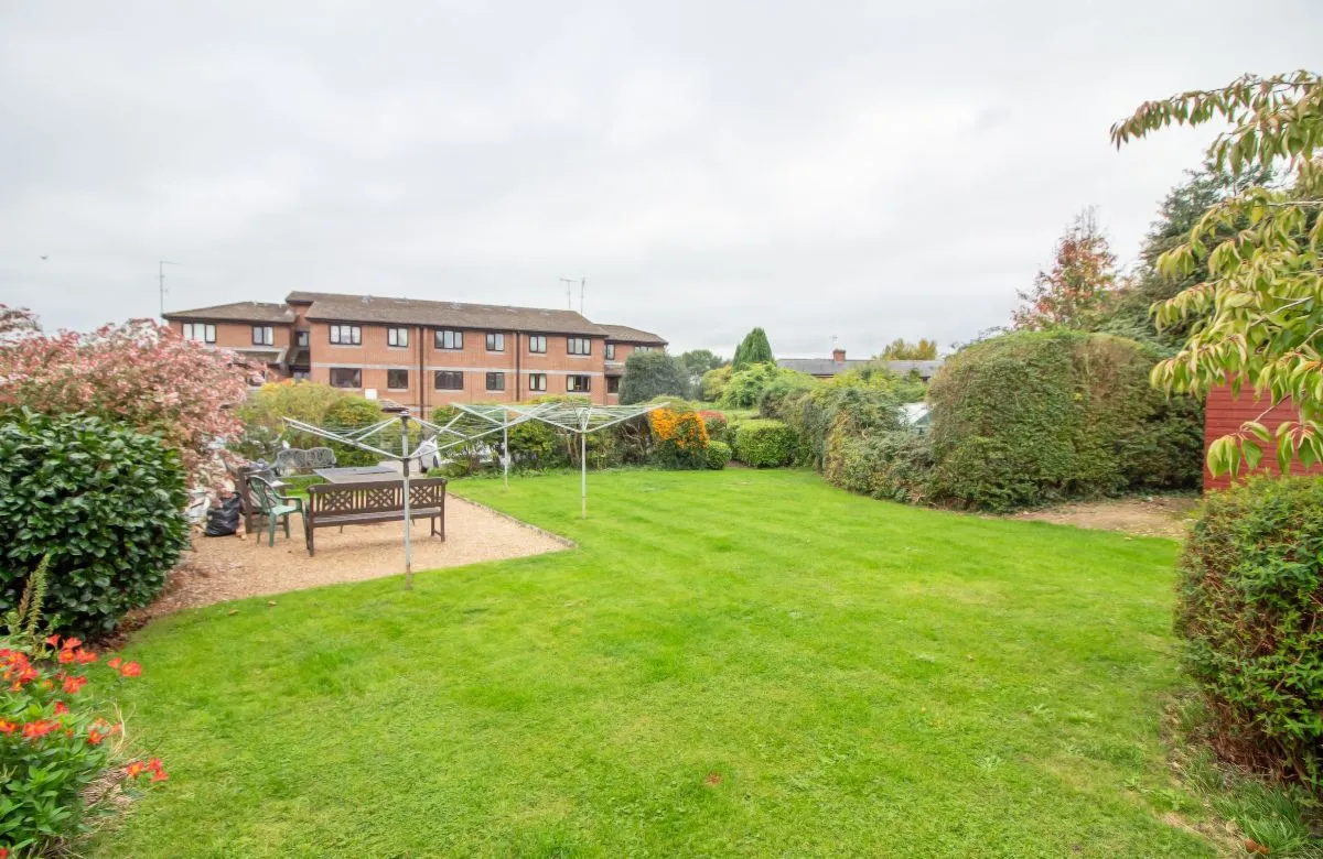39 Stakes Road, Purbrook, PO7 5XT, photo 8