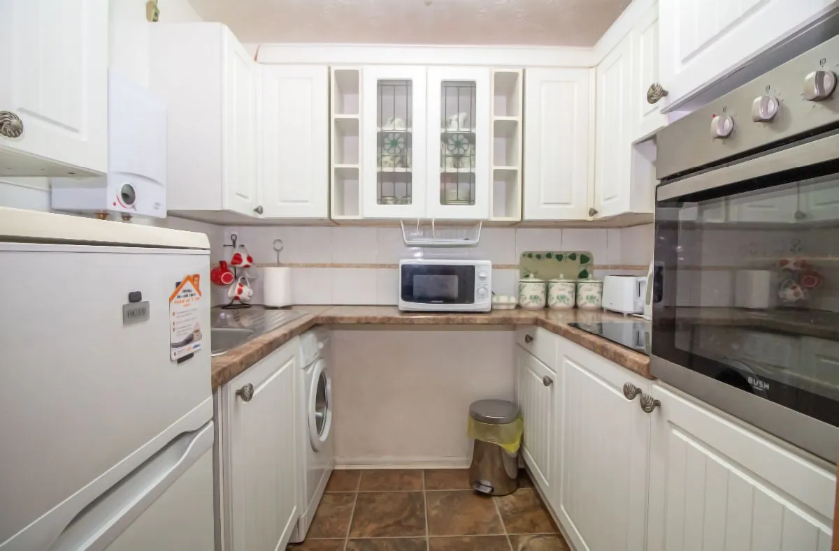 39 Stakes Road, Purbrook, PO7 5XT, photo 5