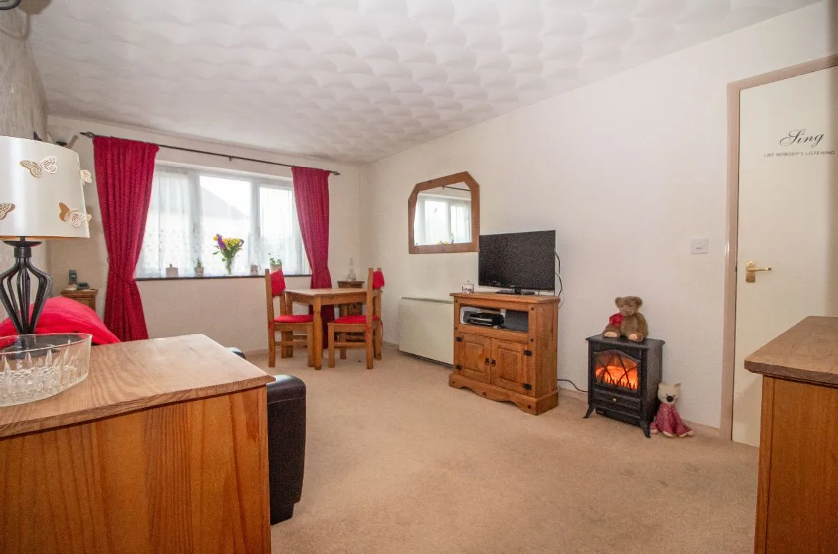 39 Stakes Road, Purbrook, PO7 5XT, photo 11