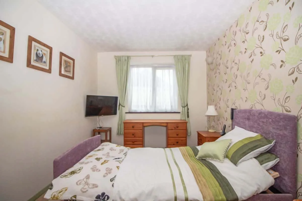 39 Stakes Road, Purbrook, PO7 5XT, photo 3