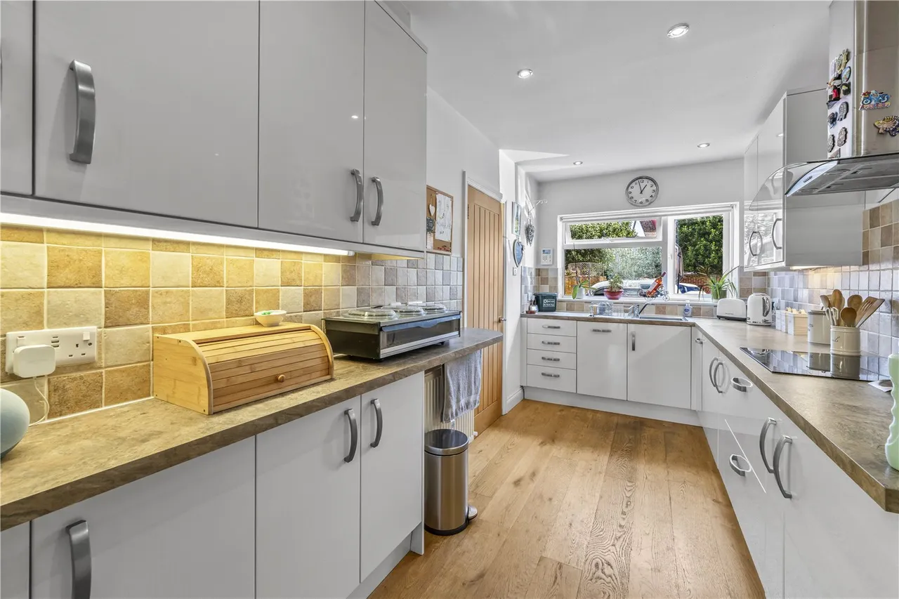 Beards Hill Close, Hampton, TW12, photo 5