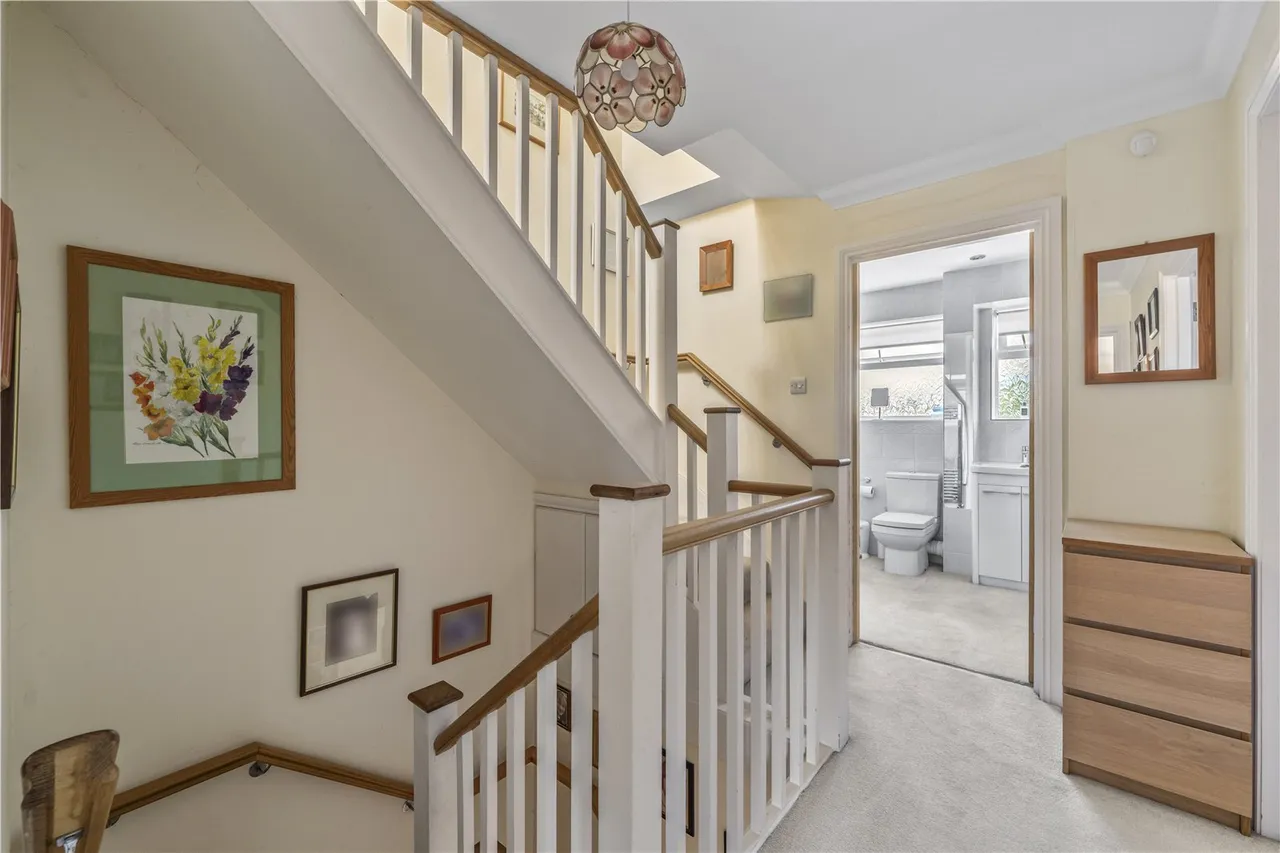 Beards Hill Close, Hampton, TW12, photo 7