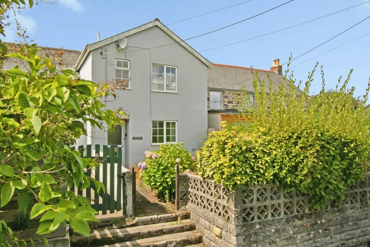 2 bed house for sale, Fore Street, Mount Hawke, TR4