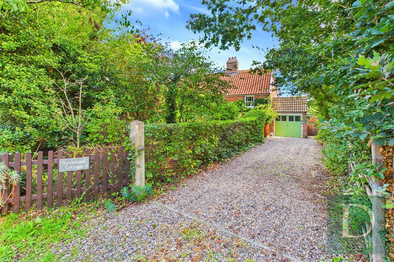 The Street, Wenhaston, IP19, photo 25
