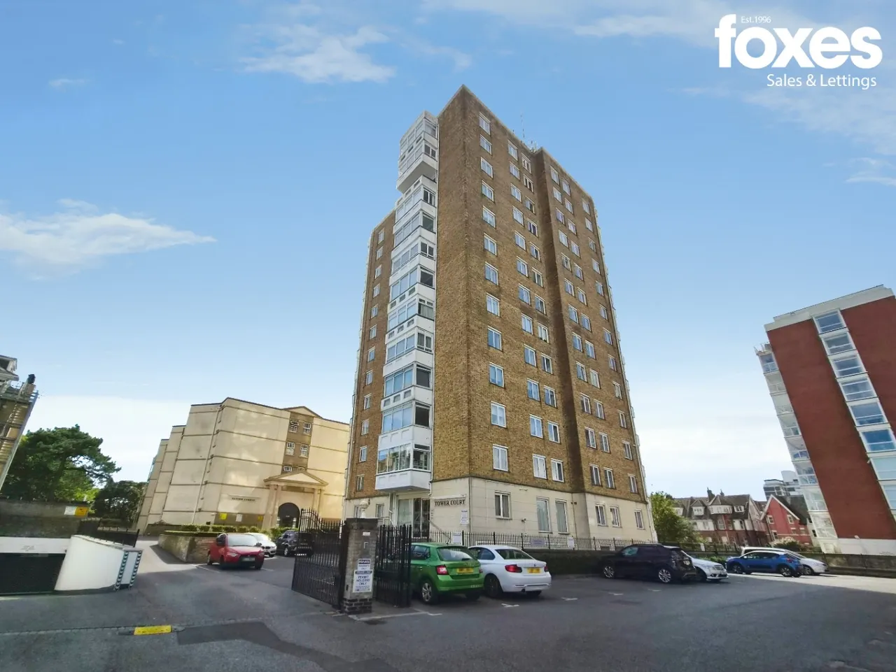 2 bed flat to rent — Tower Court, 14 West Cliff Road, Bournemouth, Dorset, BH2 5HA