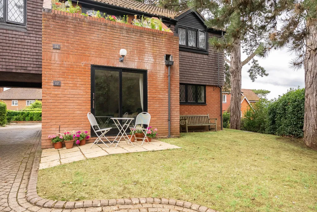 Harrowlands Park, Dorking, RH4, photo 12