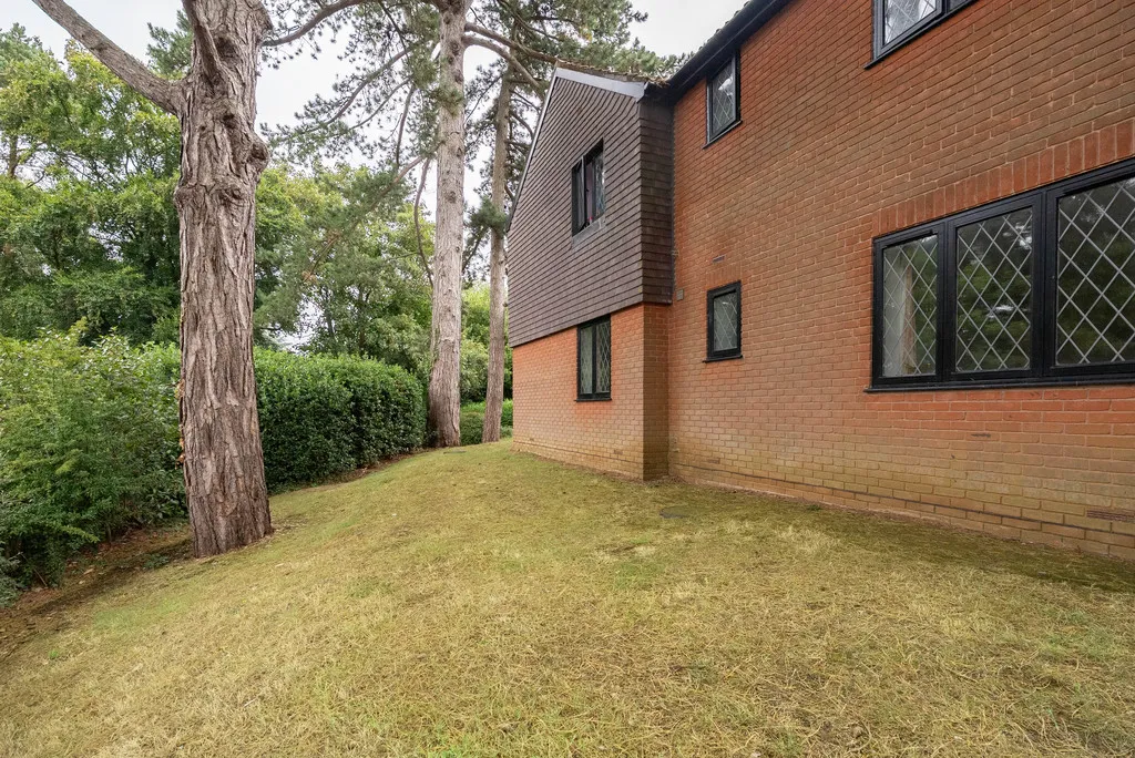 Harrowlands Park, Dorking, RH4, photo 7