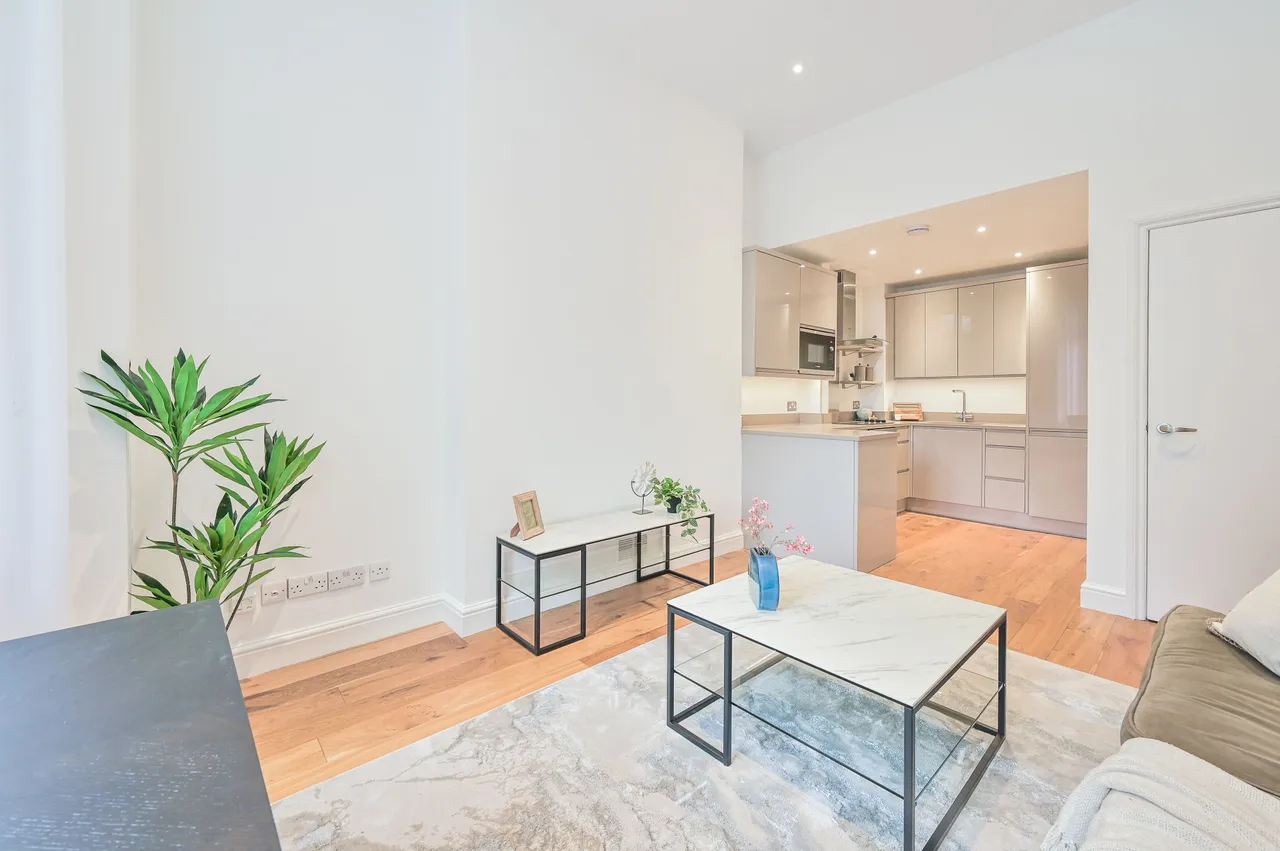 London, NW3, photo 6