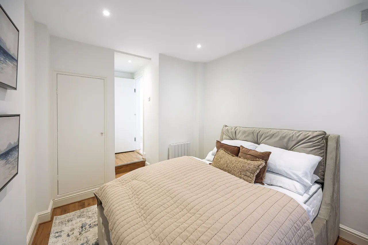 London, NW3, photo 9